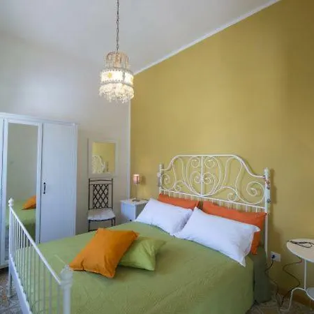 Sleeps 2 Wifi Holiday home *